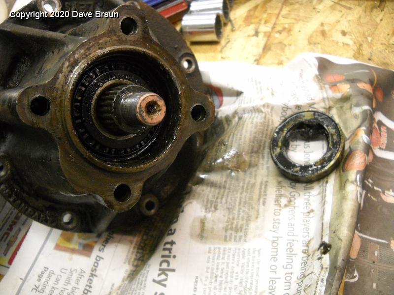 Spitfire1974/Restoration/Differential/Rear diff front seal removed